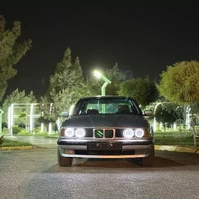 BMW 545 1989