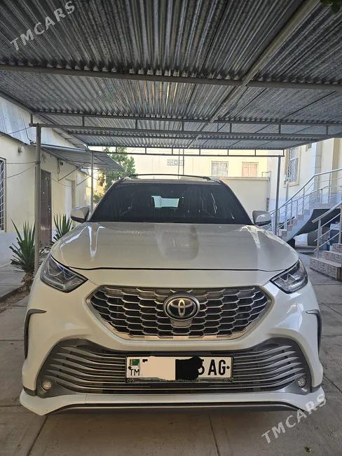 Toyota Highlander 2021