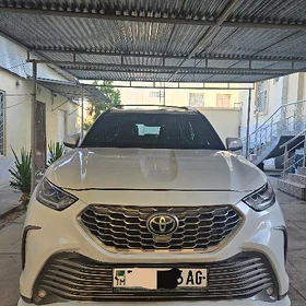 Toyota Highlander 2021