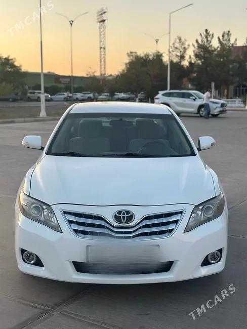 Toyota Camry 2011