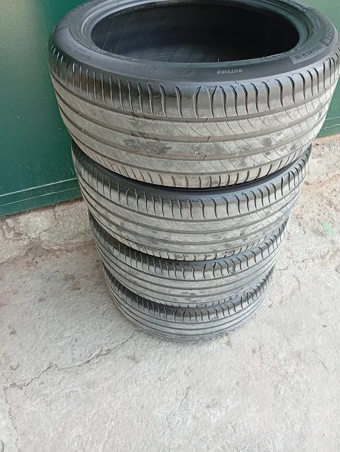235/45/18/ MISHELIN