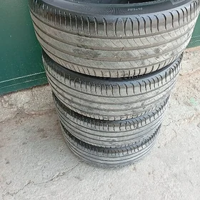 235/45/18/ MISHELIN
