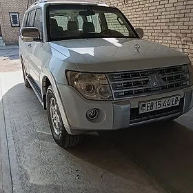 Mitsubishi Pajero 2009