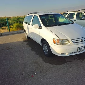 Toyota Sienna 2002
