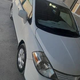 Nissan Versa 2010