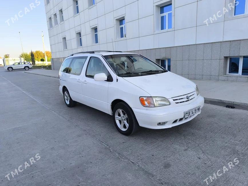 Toyota Sienna 2001