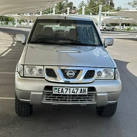 Nissan Terrano 2003