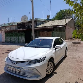 Toyota Camry 2022