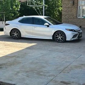 Toyota Camry 2021