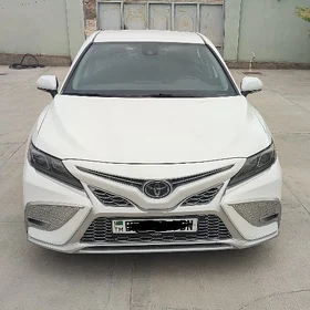Toyota Camry 2023