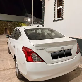 Nissan Versa 2012