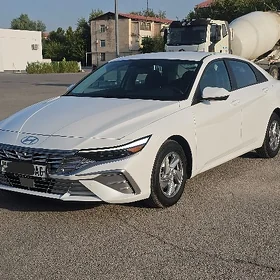Hyundai Elantra 2025