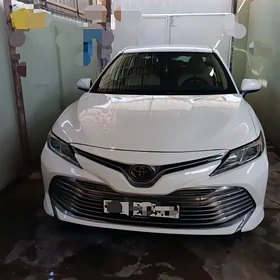 Toyota Camry 2020