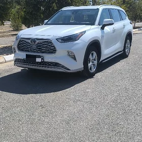 Toyota Highlander 2021