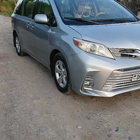 Toyota Sienna 2012
