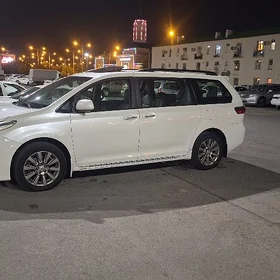 Toyota Sienna 2016