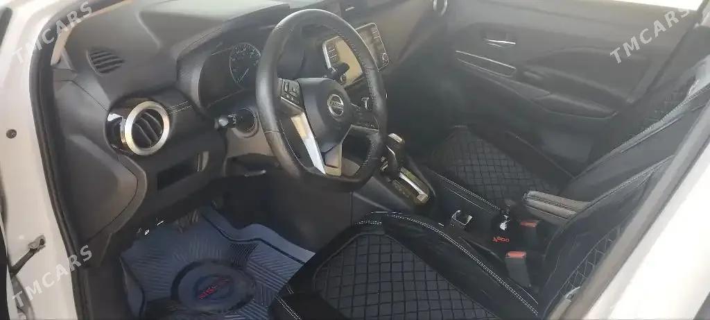 Nissan Versa 2022