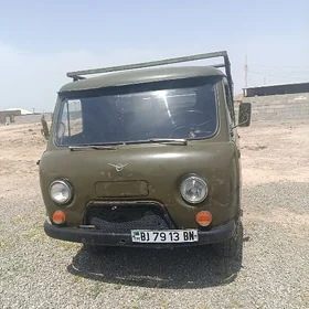 UAZ 452 1988