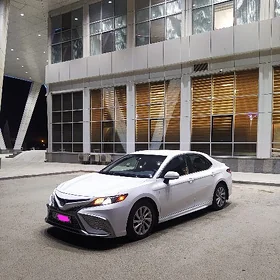 Toyota Camry 2021