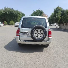 Mitsubishi Pajero 2003