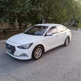 Hyundai Elantra 2021