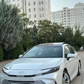 Toyota Camry 2025