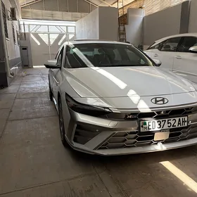 Hyundai Elantra 2025