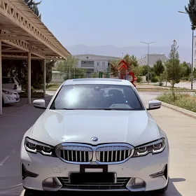 BMW 330 2021