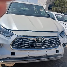 Toyota Highlander 2021