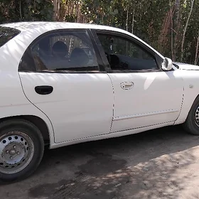 Daewoo Nubira 1999
