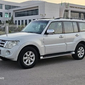 Mitsubishi Pajero 2012