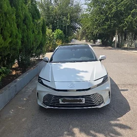 Toyota Camry 2025