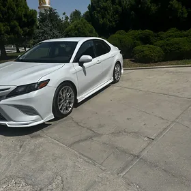 Toyota Camry 2022