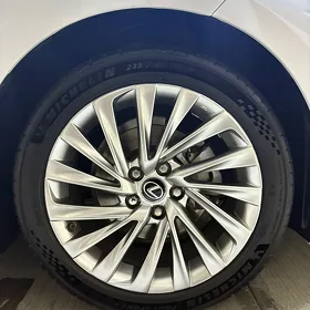Lexus ES 350 2022