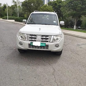 Mitsubishi Pajero 2014