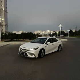 Toyota Camry 2021