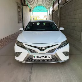 Toyota Camry 2020