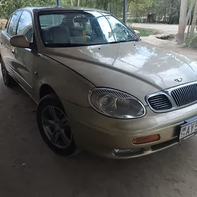 Daewoo Leganza 1998