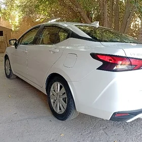 Nissan Versa 2020