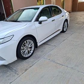 Toyota Camry 2018