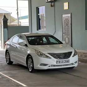 Hyundai Sonata 2011
