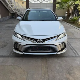 Toyota Camry 2021