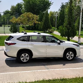 Toyota Highlander 2021