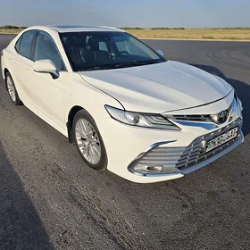 Toyota Camry 2018