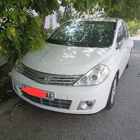 Nissan Versa 2011