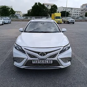 Toyota Camry 2021
