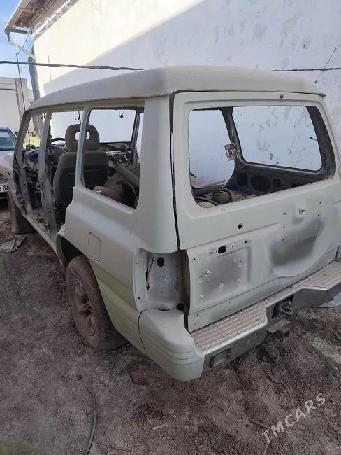 Mitsubishi Pajero 1999