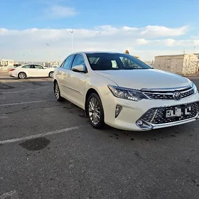 Toyota Camry 2017