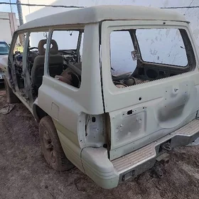 Mitsubishi Pajero 1999