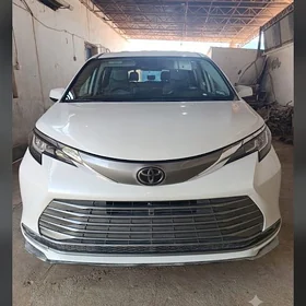 Toyota Sienna 2022